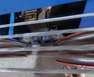 Cáp trần nứu trụ